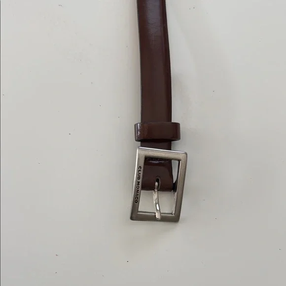Club Mónaco size medium belt brown nwt Club Monaco Leather Belt W/oversized Eyelet Hole Design  main image 4